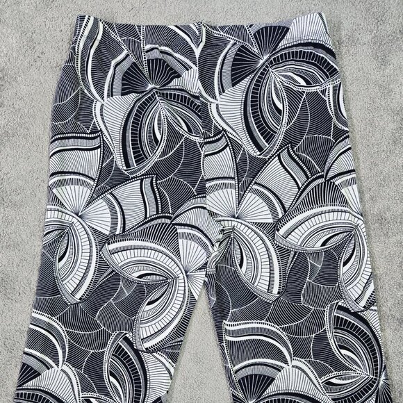 Chico's Travelers Navy Blue White Abstract Floral Fan Pull On Wide Leg Pants - Picture 5 of 10